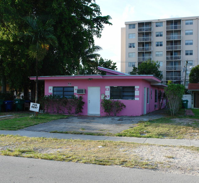 1280 NE 109th St in Miami, FL - Building Photo - Building Photo