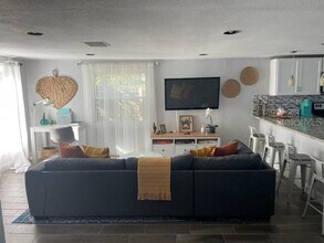 2765 61st Ave N in St. Petersburg, FL - Building Photo - Building Photo