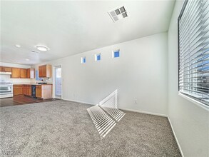 5278 Paradise Valley Ave in Las Vegas, NV - Building Photo - Building Photo