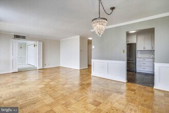 6800 Fleetwood Rd in McLean, VA - Building Photo - Building Photo