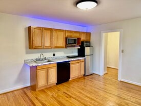 4 Hillside Ave, Unit 1 in Goldens Bridge, NY - Building Photo