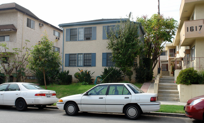 1621 Glendon Ave in Los Angeles, CA - Building Photo - Building Photo