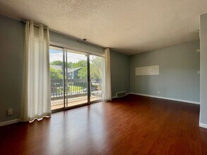 4147 Roanoke Rd in Kansas City, MO - Building Photo - Building Photo