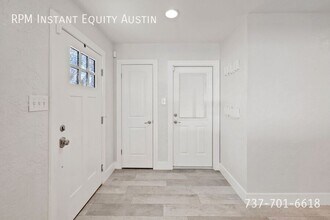 8110 Ceberry Dr in Austin, TX - Building Photo - Building Photo