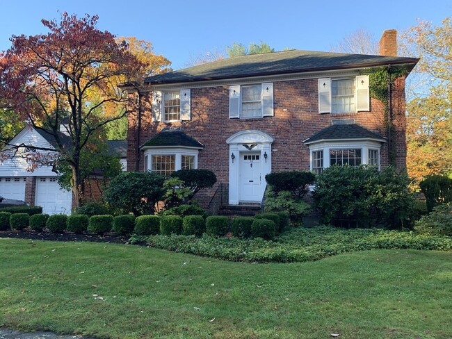 property at 52 Kenilworth Rd