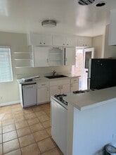 109A 8th St, Unit A in Seal Beach, CA - Foto de edificio - Building Photo