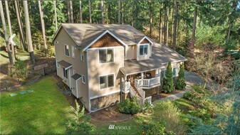 16532 Lemolo Shore Dr NE in Poulsbo, WA - Building Photo