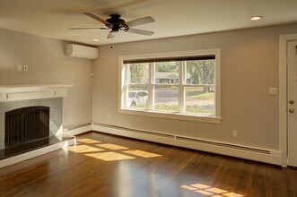 17 Hollywood Dr in North Grafton, MA - Building Photo - Building Photo