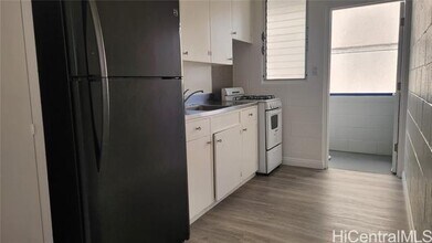 711 Makaleka Ave in Honolulu, HI - Building Photo - Building Photo