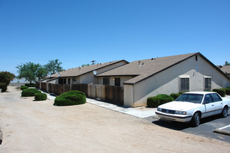 Sequoia Apartments in Hesperia, CA - Building Photo - Building Photo