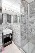 3 W 103rd St, Unit 1RW in New York, NY - Building Photo - Building Photo