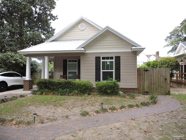 property at 1531 N 12th Ave