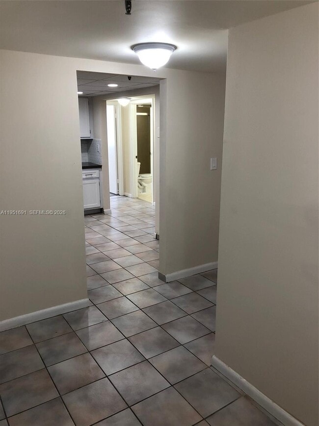 20840 San Simeon Way in North Miami Beach, FL - Building Photo - Building Photo