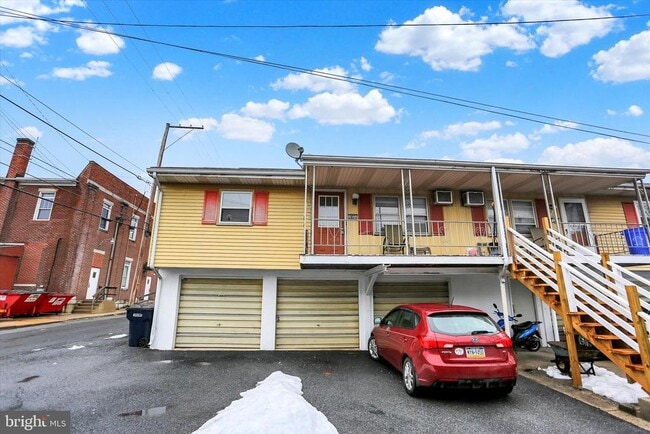 105 W Main St in Palmyra, PA - Building Photo - Building Photo