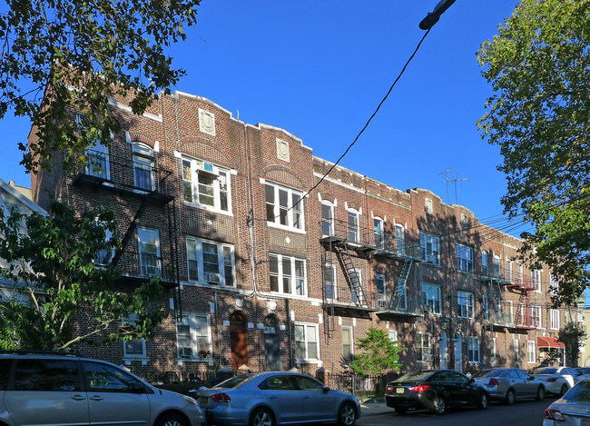 2351 81st St in Brooklyn, NY - Foto de edificio - Building Photo