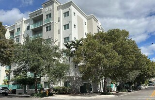 6001 SW 70th St in South Miami, FL - Building Photo