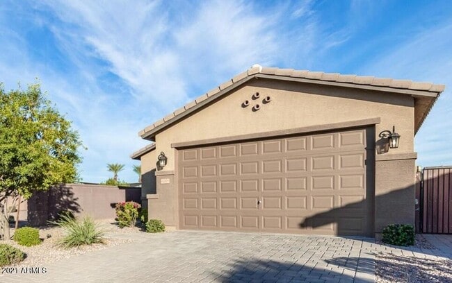 property at 41599 N Willow Ct