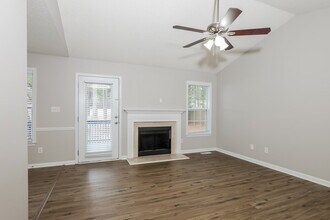 240 Wood Green Dr in Wendell, NC - Building Photo - Building Photo