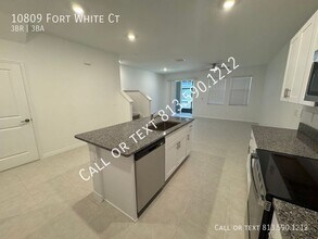 10809 Ft White Ct in Tampa, FL - Building Photo - Building Photo