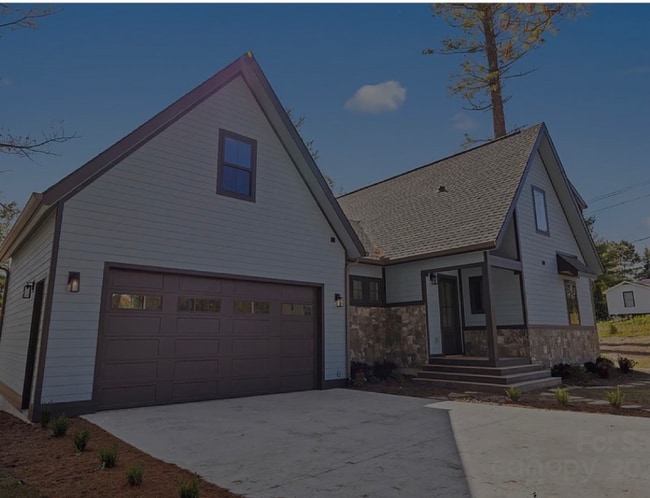 154 Osceola Rd in Hendersonville, NC - Building Photo - Building Photo