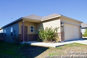 14615 Stirrup in Elmendorf, TX - Building Photo