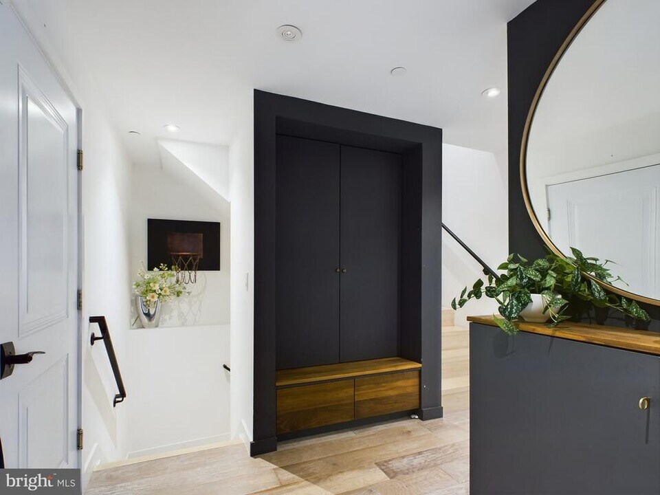 1114 Shackamaxon St in Philadelphia, PA - Building Photo