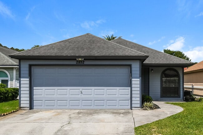 property at 2852 Lantana Lakes Dr E