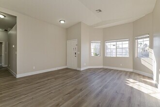 5238 Olive Dale Ct in North Las Vegas, NV - Building Photo - Building Photo