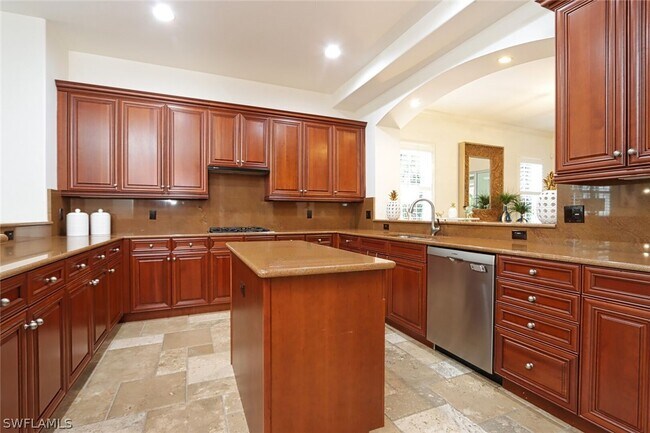 property at 2868 Tiburon Blvd E