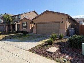 6659 E Vassar Ave in Fresno, CA - Building Photo - Building Photo