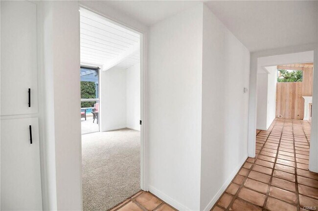 22912 Calabash St in Los Angeles, CA - Building Photo - Building Photo