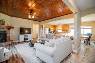 808 Sand St in Cave Springs, AR - Foto de edificio - Building Photo