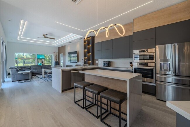 8117 Hampton Glen Dr in Tampa, FL - Building Photo - Building Photo