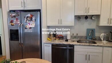121 Webster Ave, Unit 2 in Cambridge, MA - Building Photo - Building Photo