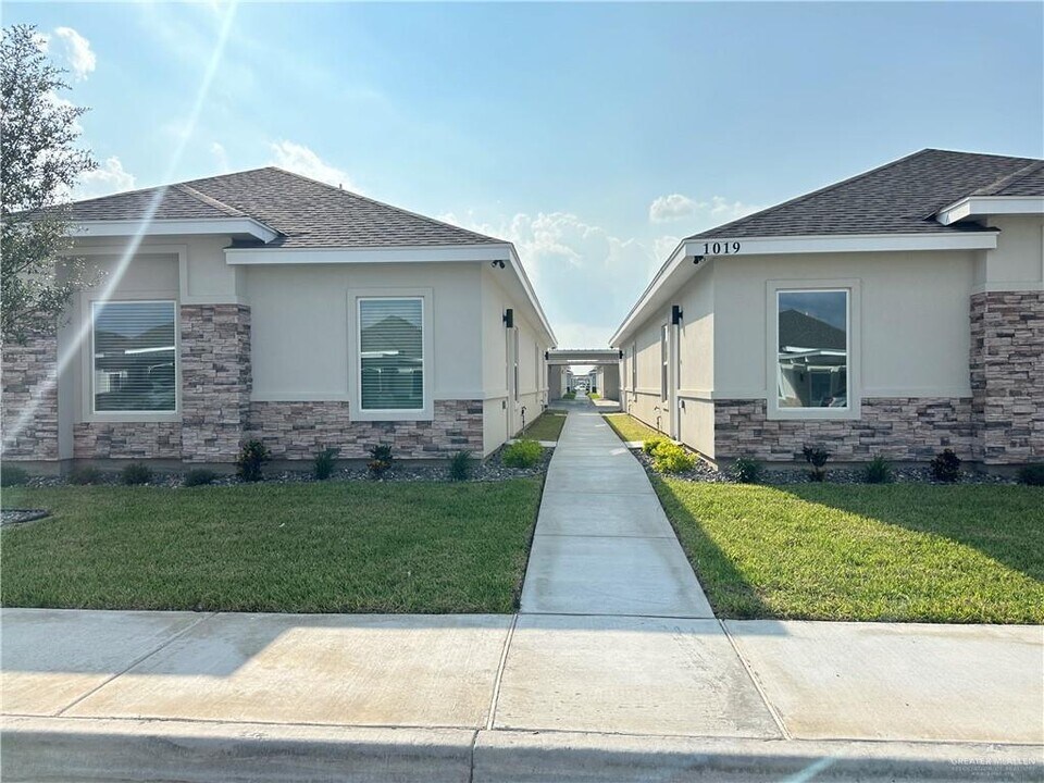 1019 N Clarence Ave in Edinburg, TX - Building Photo