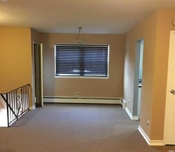 211 Town House Village in Islandia, NY - Building Photo - Building Photo