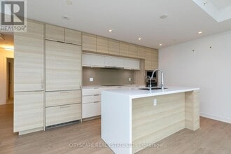 88-5188 Scott St in Toronto, ON - Building Photo - Building Photo