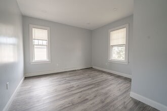 194 N Chestnut St in Massapequa, NY - Building Photo - Building Photo