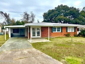 617 Chickasaw Dr in Opelousas, LA - Building Photo