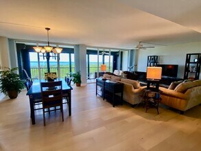 11 Bluebill Ave, Unit 704 in Naples, FL - Building Photo - Building Photo