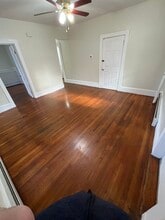 33 White St, Unit 33 B in Lowell, MA - Building Photo - Building Photo