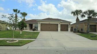3636 Sail Harbor Drive in Kissimmee, FL - Building Photo