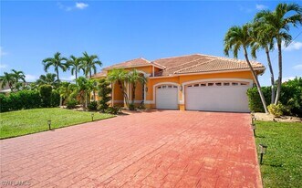 5024 SW 8th Pl in Cape Coral, FL - Building Photo