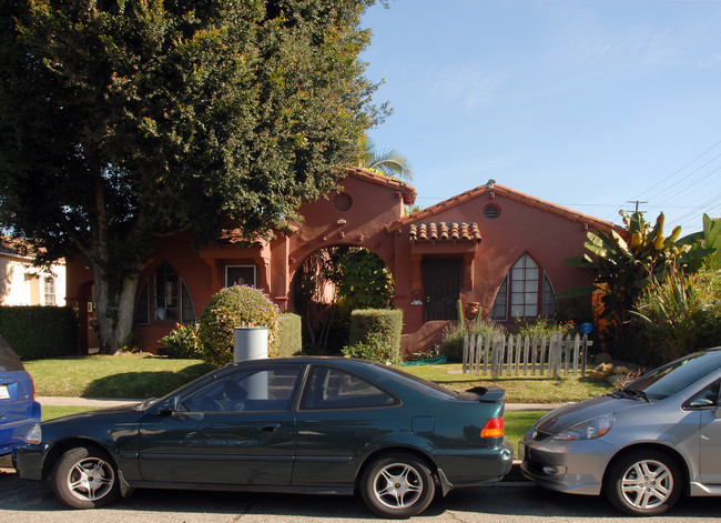 806 N Fuller Ave in Los Angeles, CA - Building Photo - Building Photo