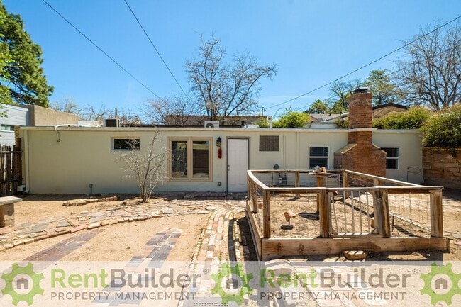 property at 411 Wellesley Dr SE