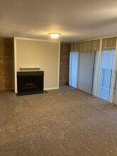 5854 Forest View Rd, Unit C in Lisle, IL - Building Photo - Building Photo