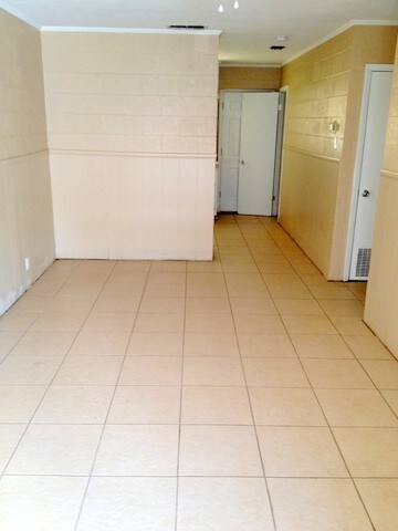 305 W Main St-Unit -8 in Whitehouse, TX - Building Photo