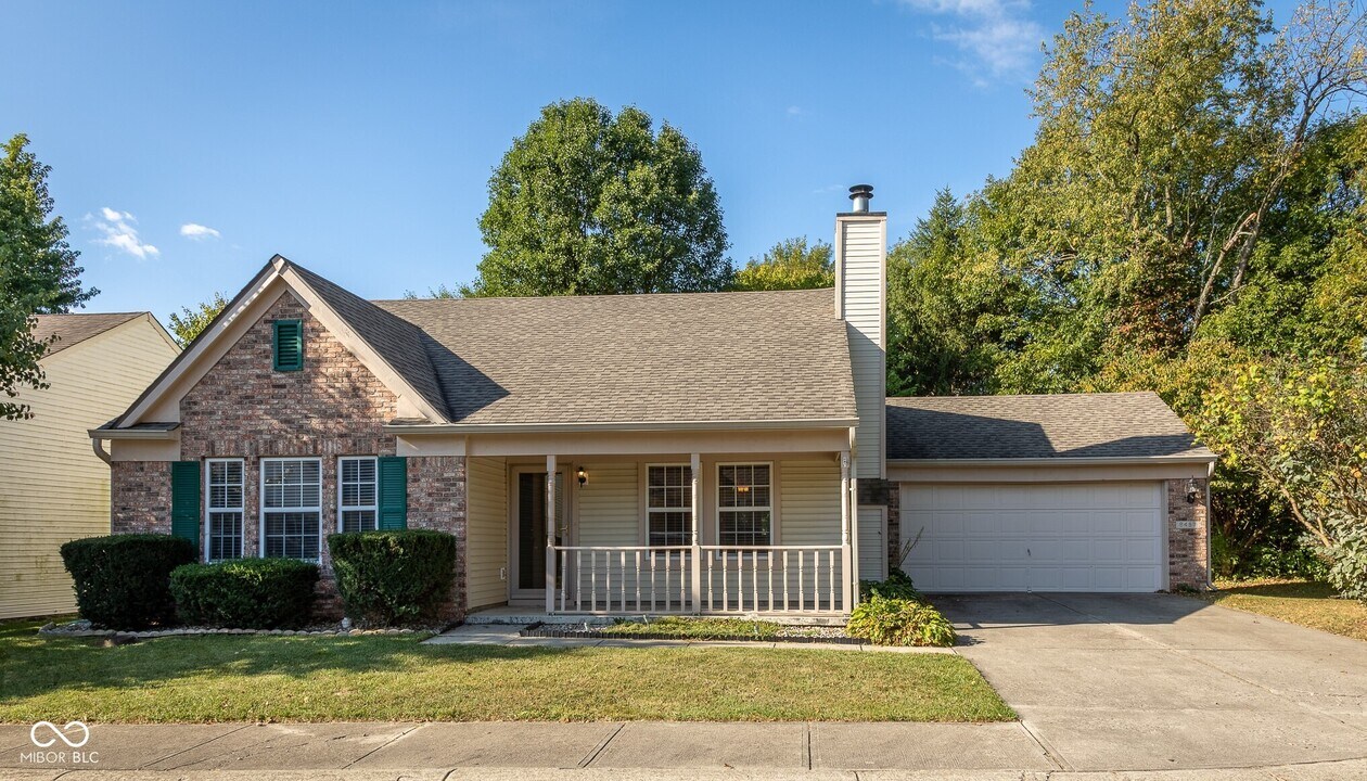 8457 Traders Ct in Fishers, IN - Foto de edificio