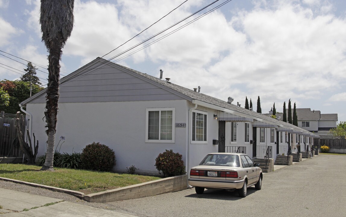 1654 162nd Ave in San Leandro, CA - Foto de edificio