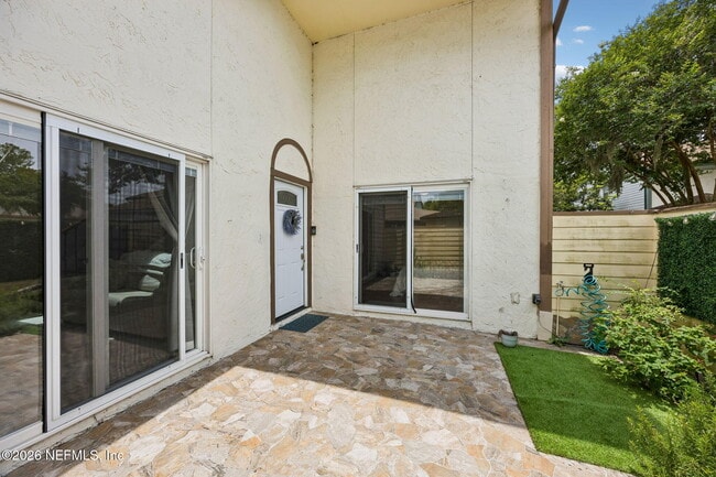 property at 2201 E Challenger Ct